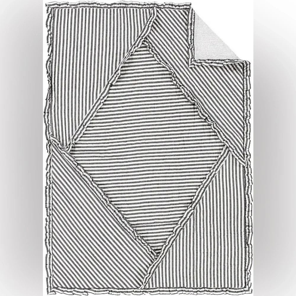 Emily & Meritt Pottery Barn Kids twin striped ruffle quilt VGUC